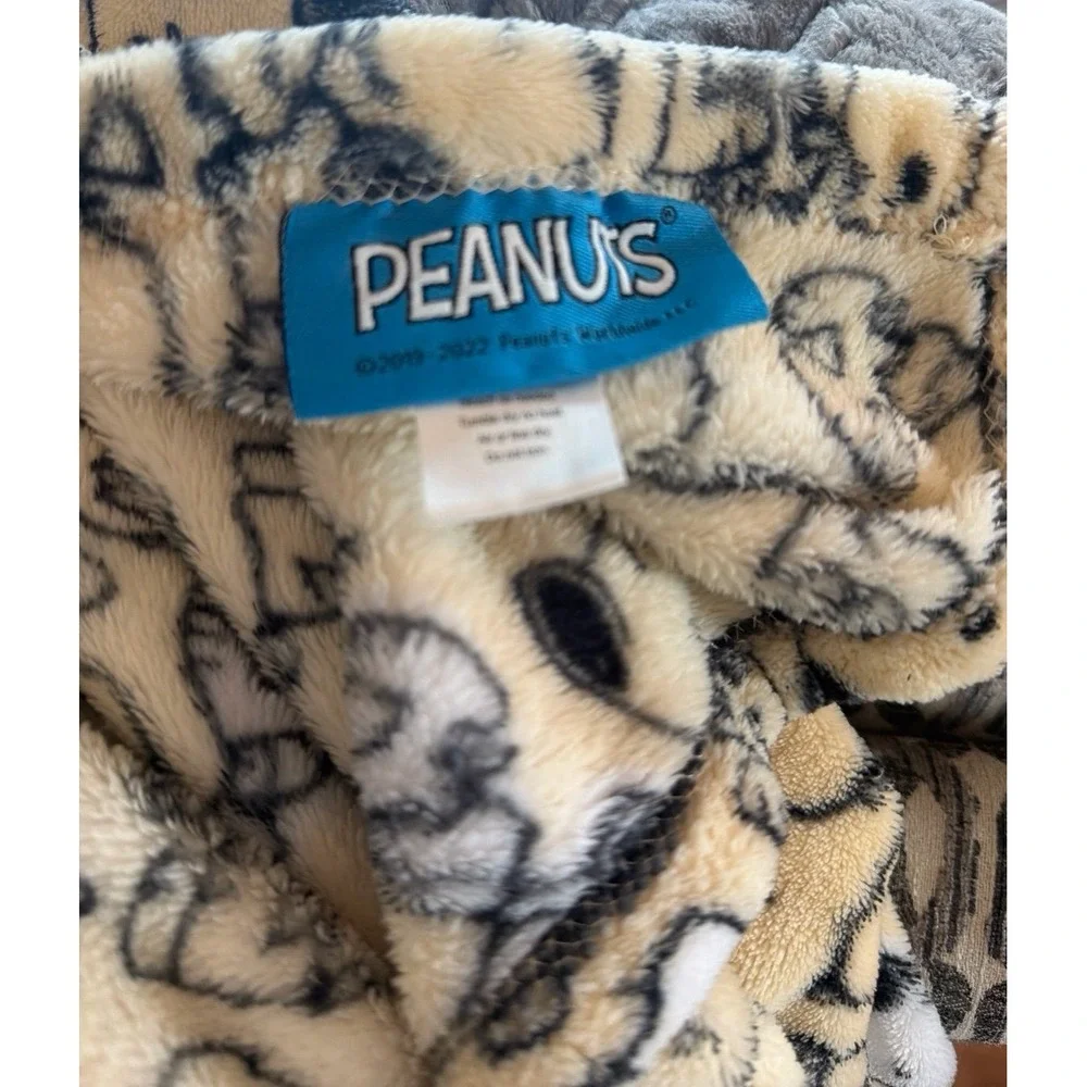 Peanuts Snoopy Fleece Blanket 52